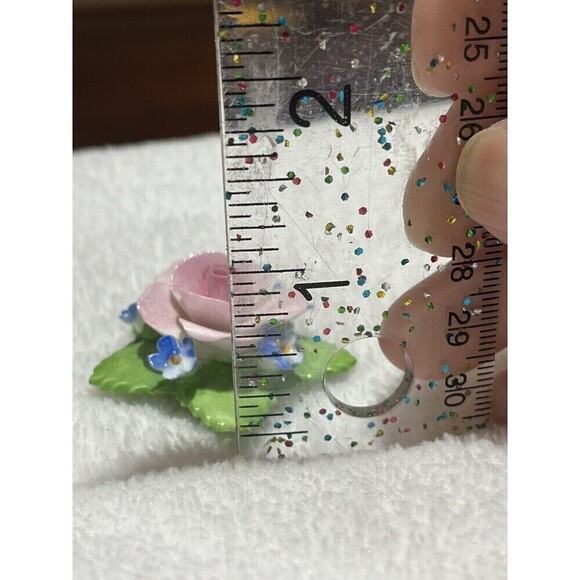 Vintage Crown Staffordshire England Porcelain Rose Brooch Pin Pink *Tiny Flaw - Picture 9 of 10